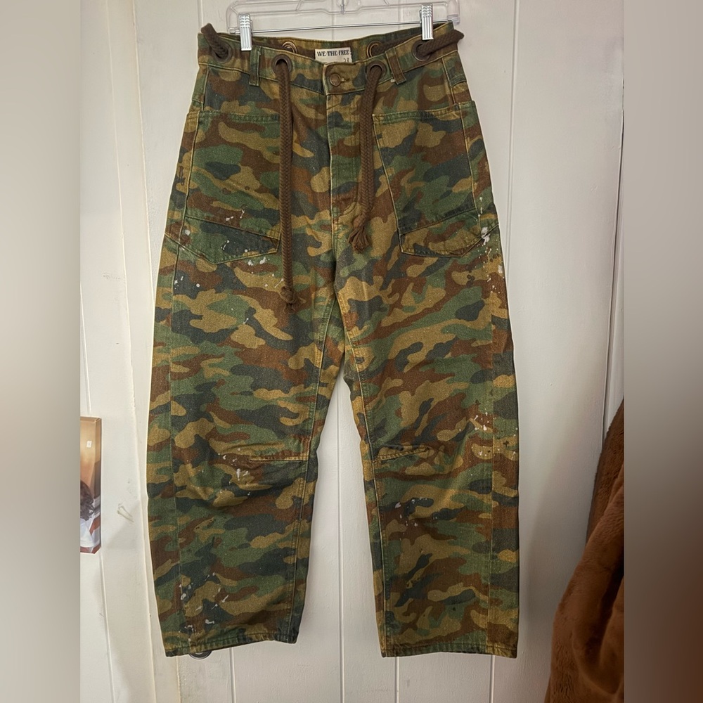 Free People Camouflage Women Jeans - Picture 3 of 5